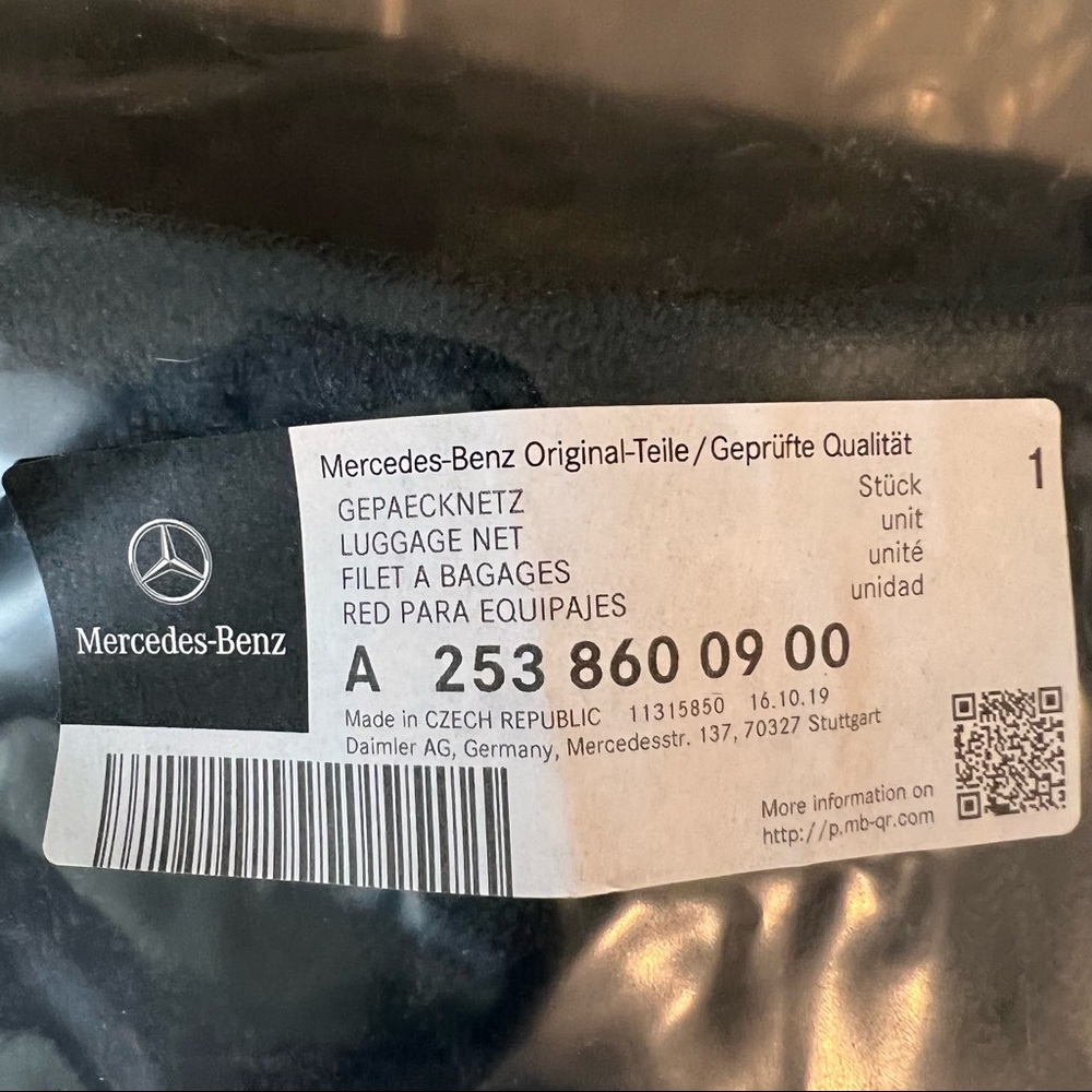 Mercedes Benz Luggage Net - Picture 2 of 3